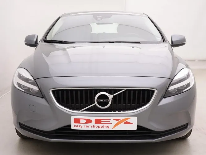 Volvo V40 2.0 D2 Black Edition + GPS + LED Lights Image 2